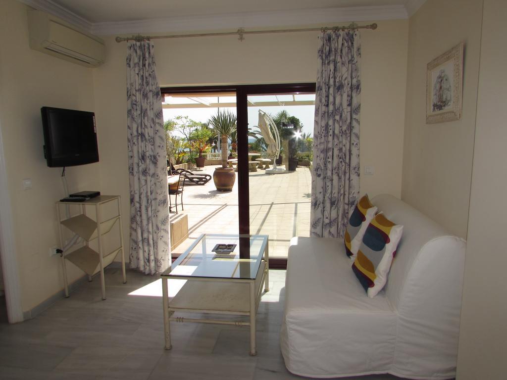 Home4Holidays Nerja Bilik gambar