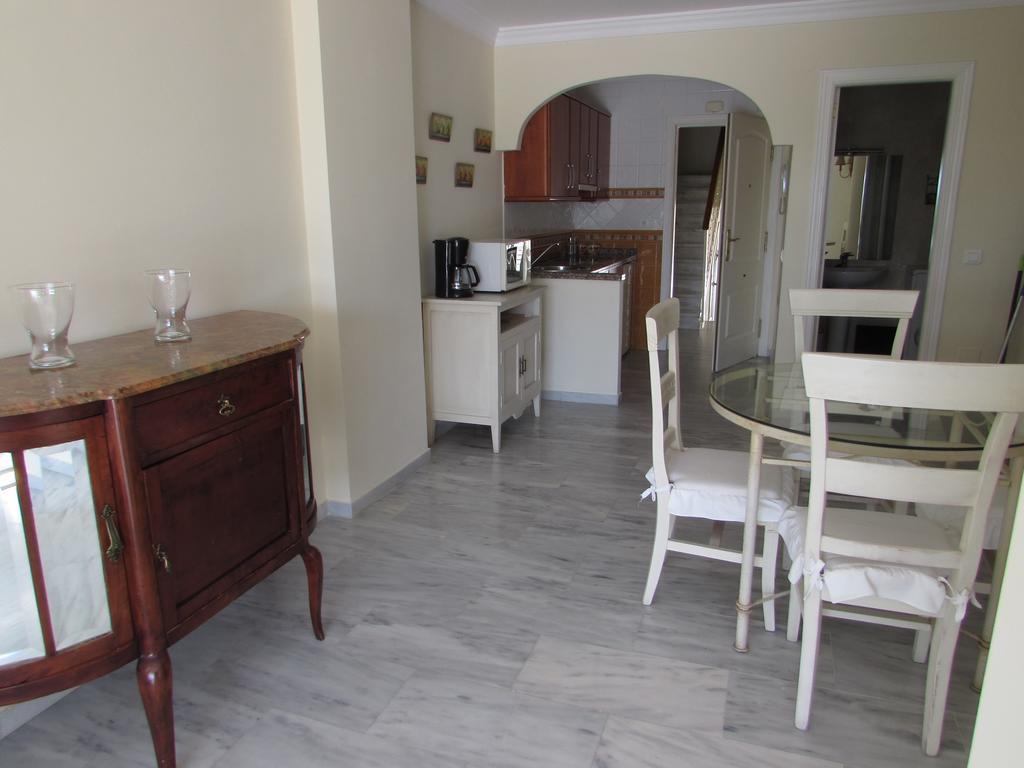 Home4Holidays Nerja Bilik gambar