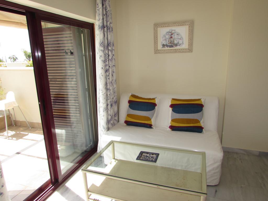 Home4Holidays Nerja Bilik gambar